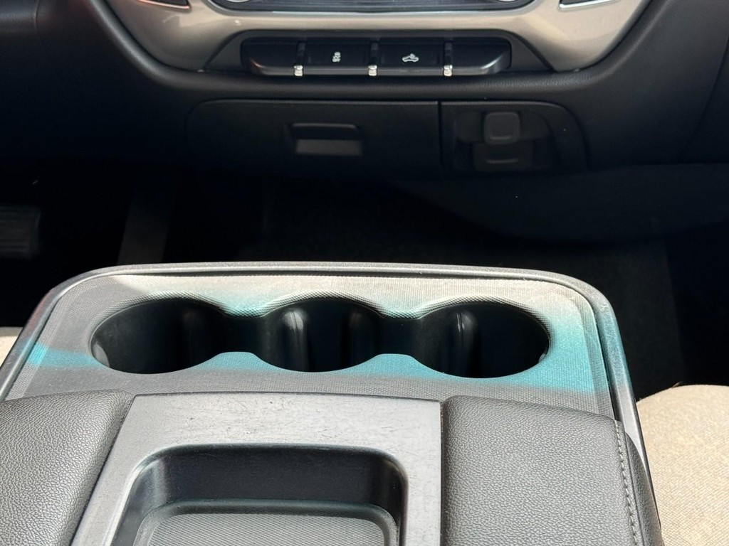 Chevrolet Silverado 1500 Vehicle Full-screen Gallery Image 16