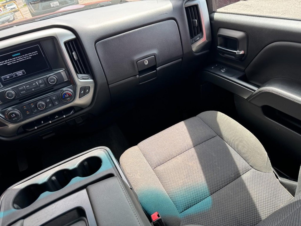 Chevrolet Silverado 1500 Vehicle Full-screen Gallery Image 17