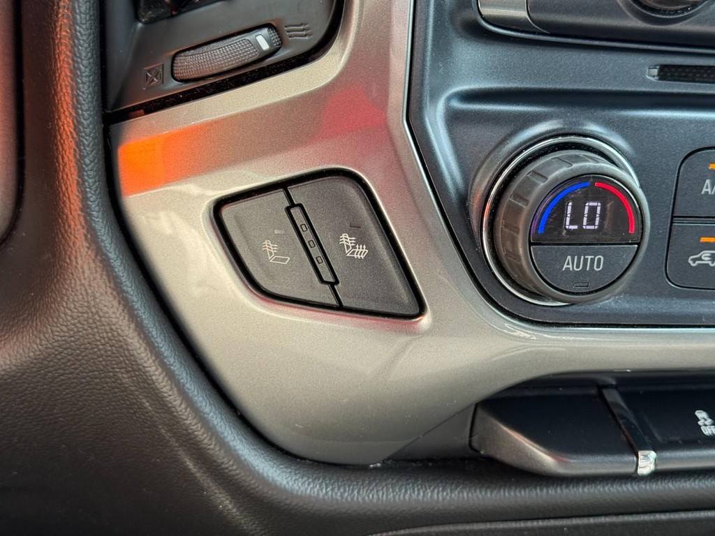 Chevrolet Silverado 1500 Vehicle Full-screen Gallery Image 21
