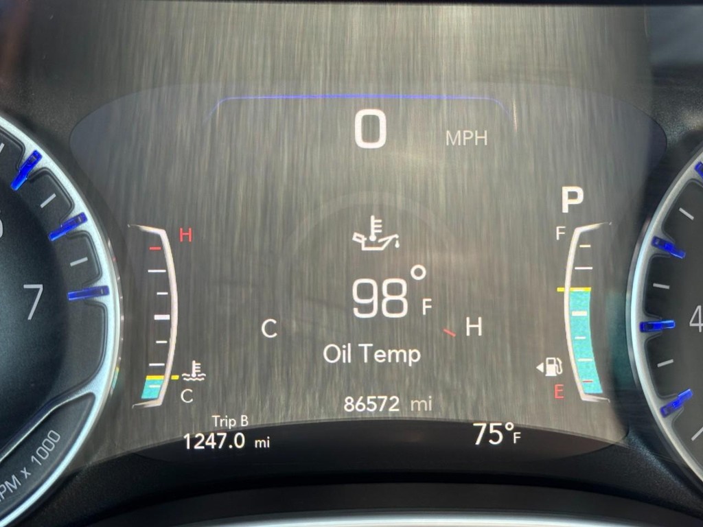 Chrysler Pacifica Vehicle Full-screen Gallery Image 22