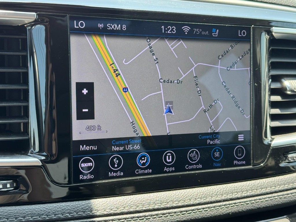 Chrysler Pacifica Vehicle Full-screen Gallery Image 25