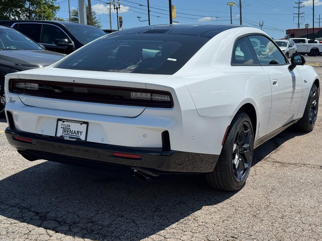 Dodge Charger Vehicle Full-screen Gallery Image 04