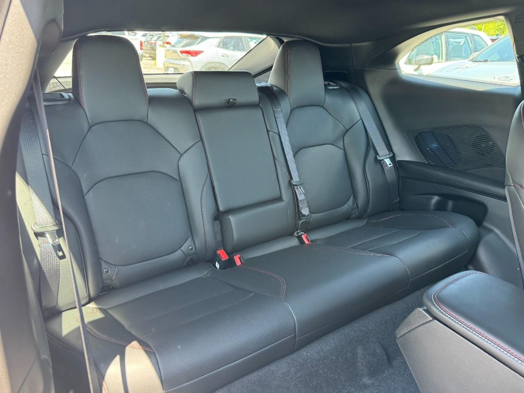 Dodge Charger Vehicle Full-screen Gallery Image 06