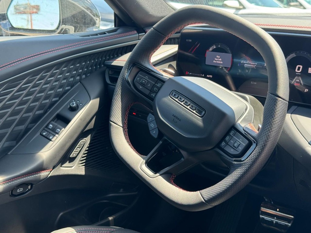 Dodge Charger Vehicle Full-screen Gallery Image 09