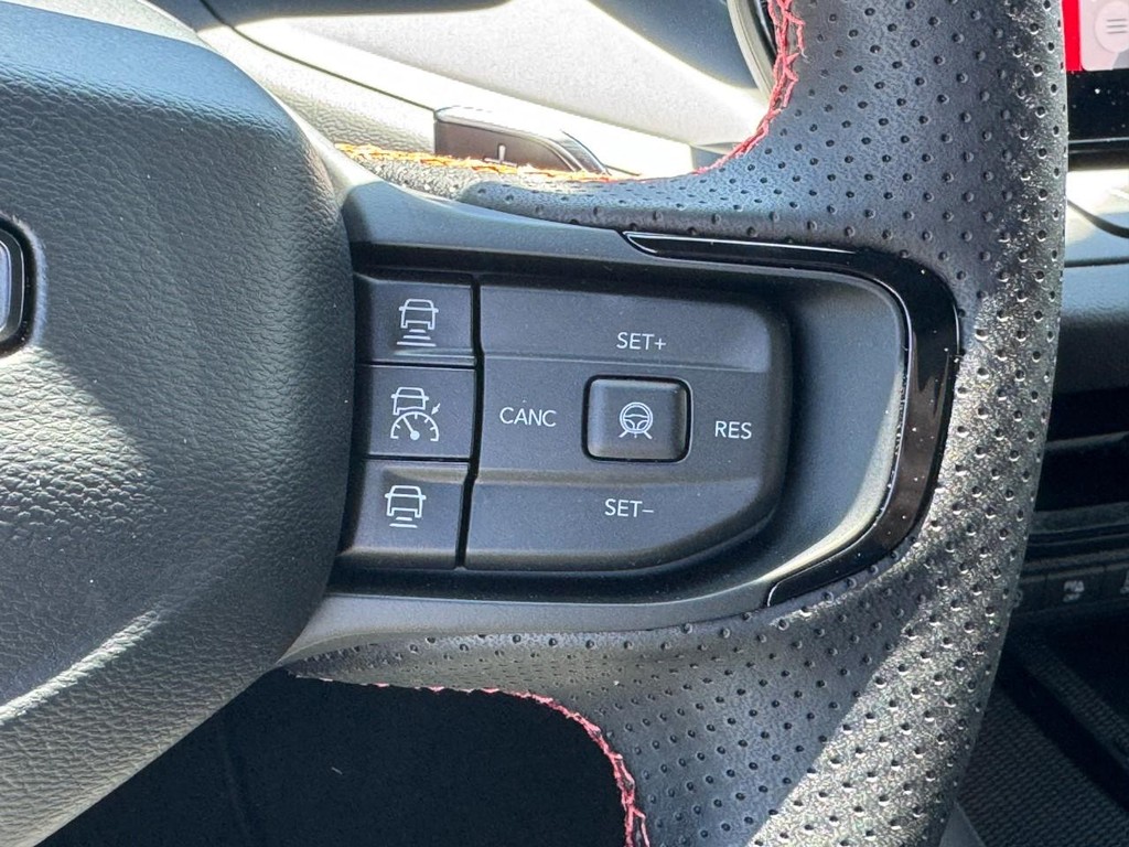 Dodge Charger Vehicle Full-screen Gallery Image 14
