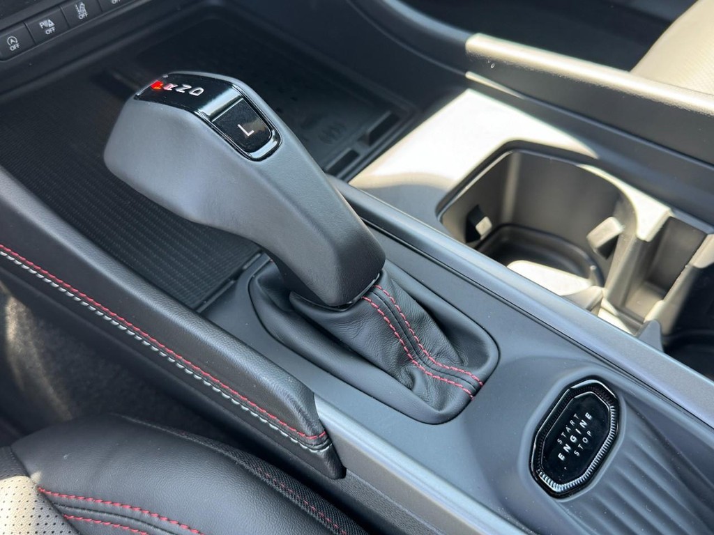 Dodge Charger Vehicle Full-screen Gallery Image 15