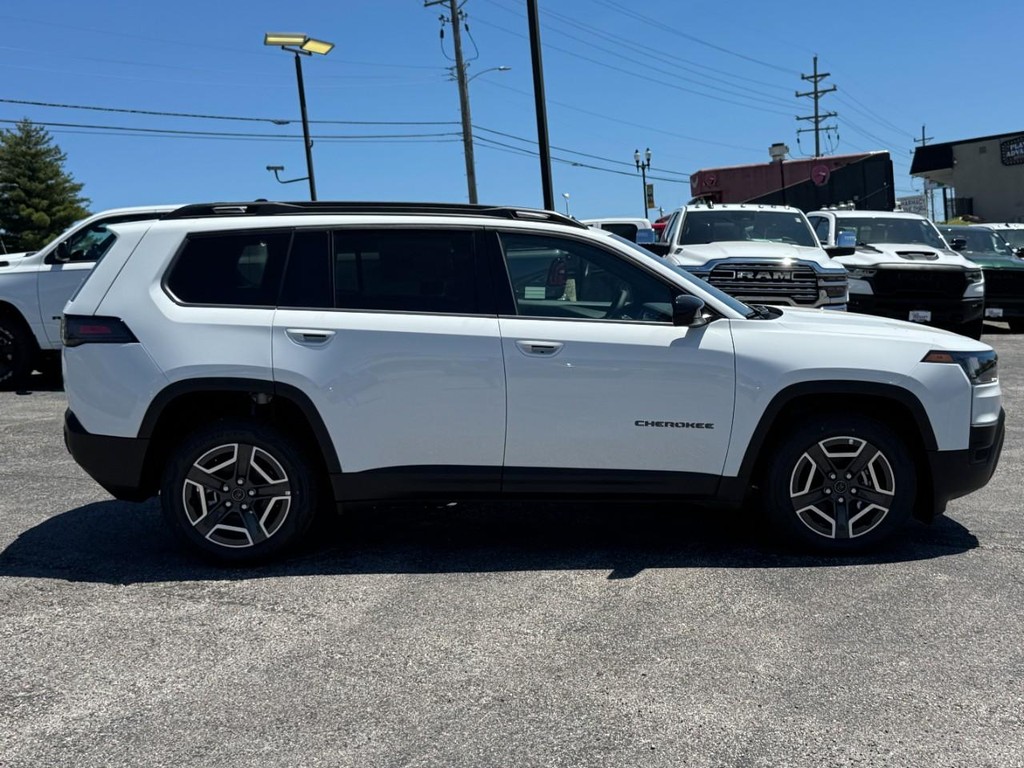 Jeep Cherokee Vehicle Full-screen Gallery Image 02