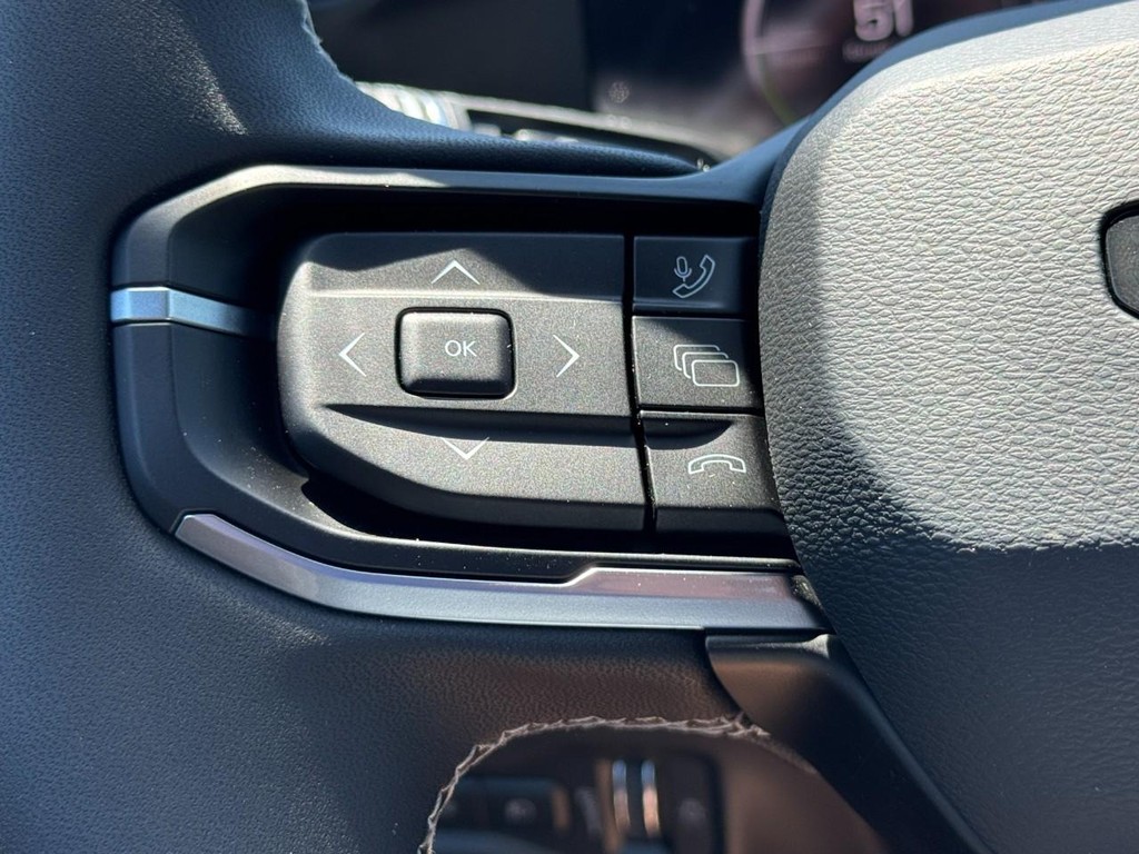 Jeep Cherokee Vehicle Full-screen Gallery Image 12
