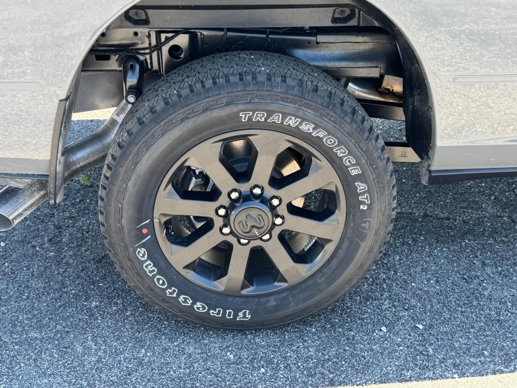 Ram 2500 Vehicle Full-screen Gallery Image 05