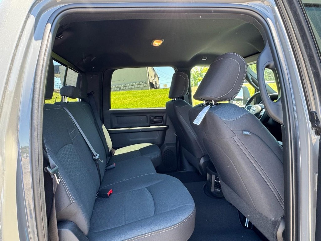 Ram 2500 Vehicle Full-screen Gallery Image 06