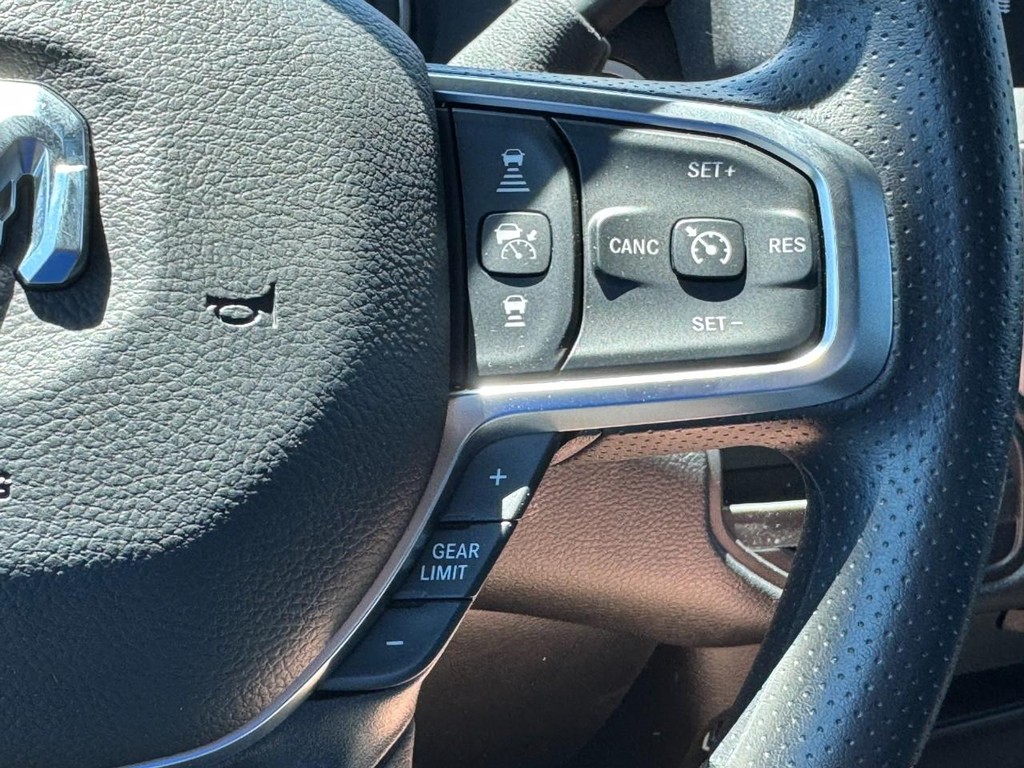 Ram 2500 Vehicle Full-screen Gallery Image 13
