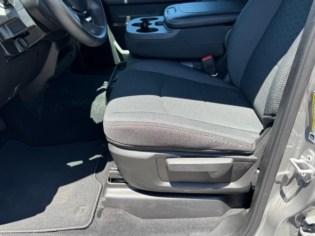 Ram 2500 Vehicle Full-screen Gallery Image 14