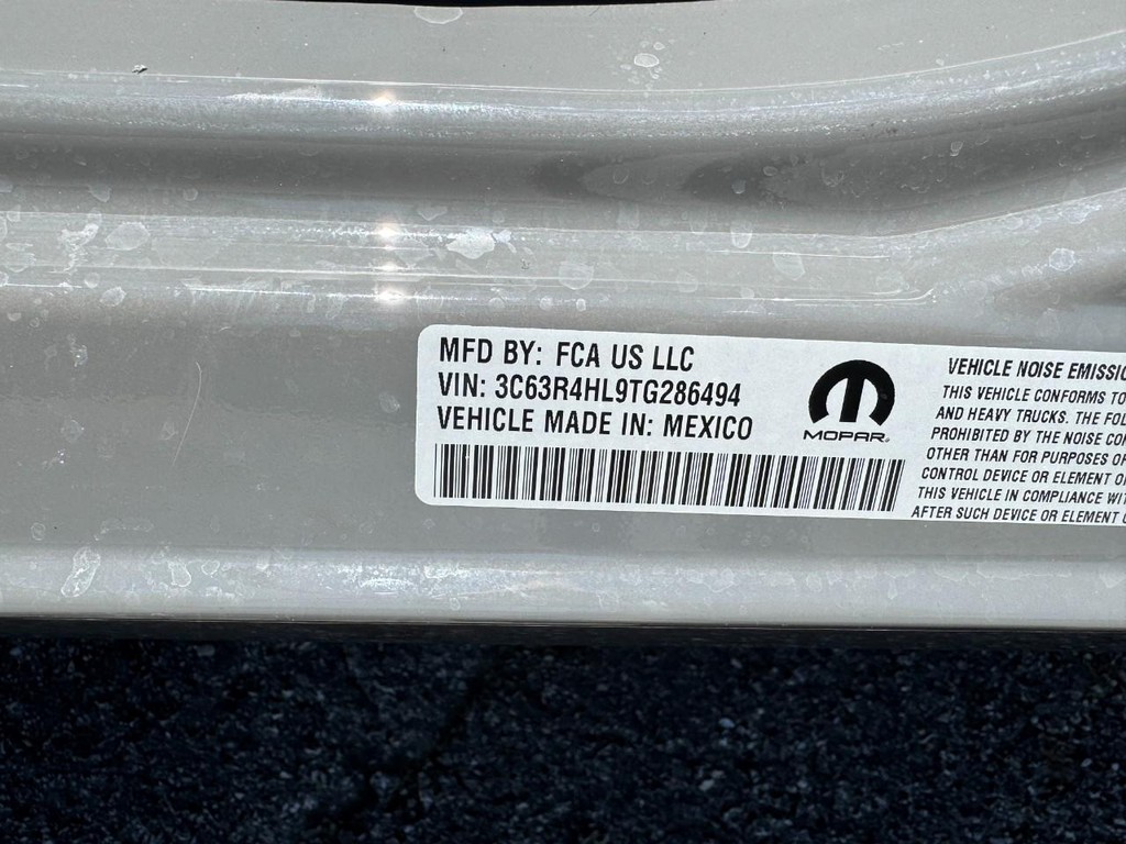 Ram 2500 Vehicle Full-screen Gallery Image 15