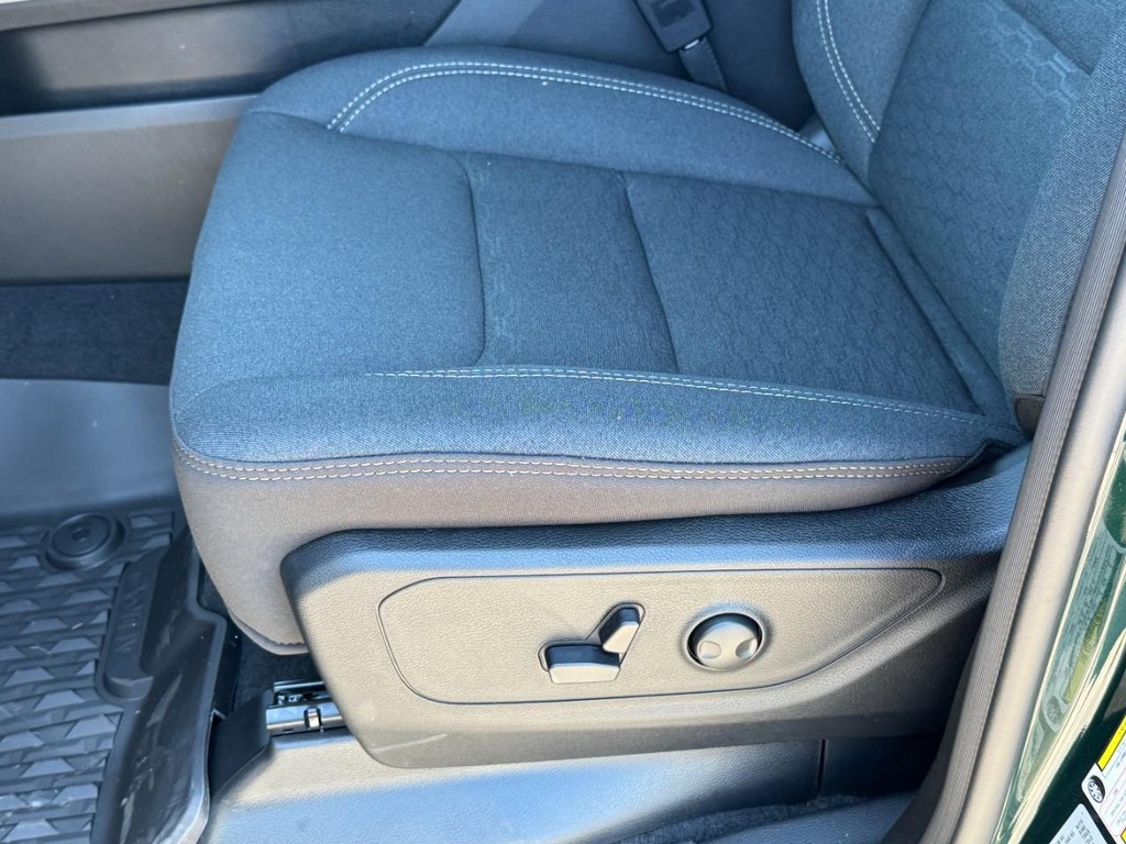 Ram 1500 Vehicle Full-screen Gallery Image 17