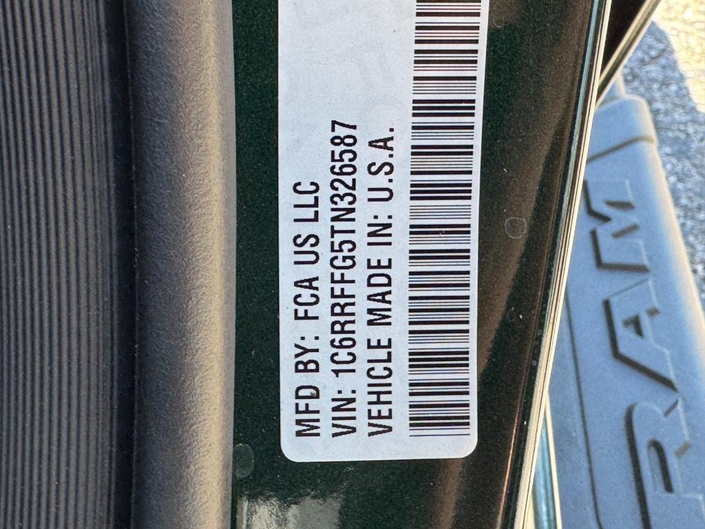 Ram 1500 Vehicle Full-screen Gallery Image 18