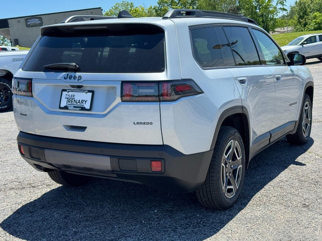 Jeep Cherokee Vehicle Full-screen Gallery Image 04