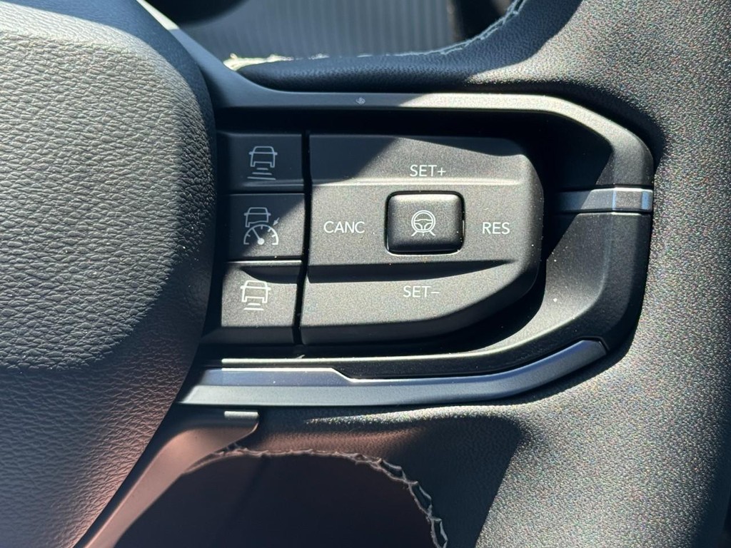 Jeep Cherokee Vehicle Full-screen Gallery Image 13