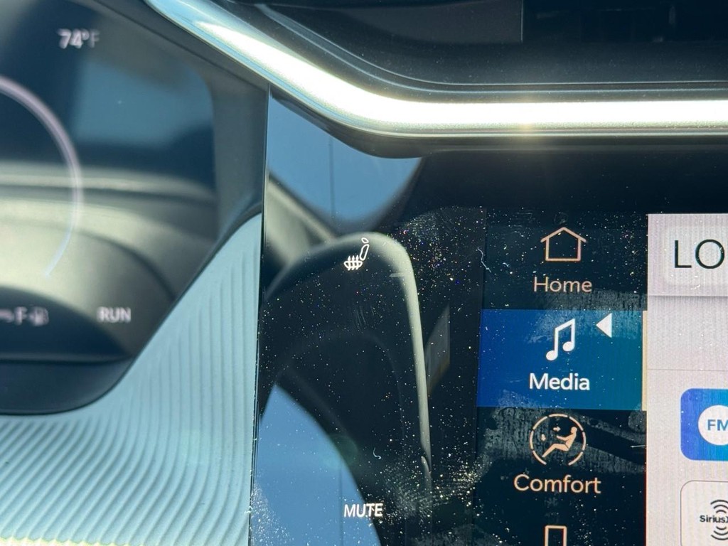 Jeep Cherokee Vehicle Full-screen Gallery Image 15