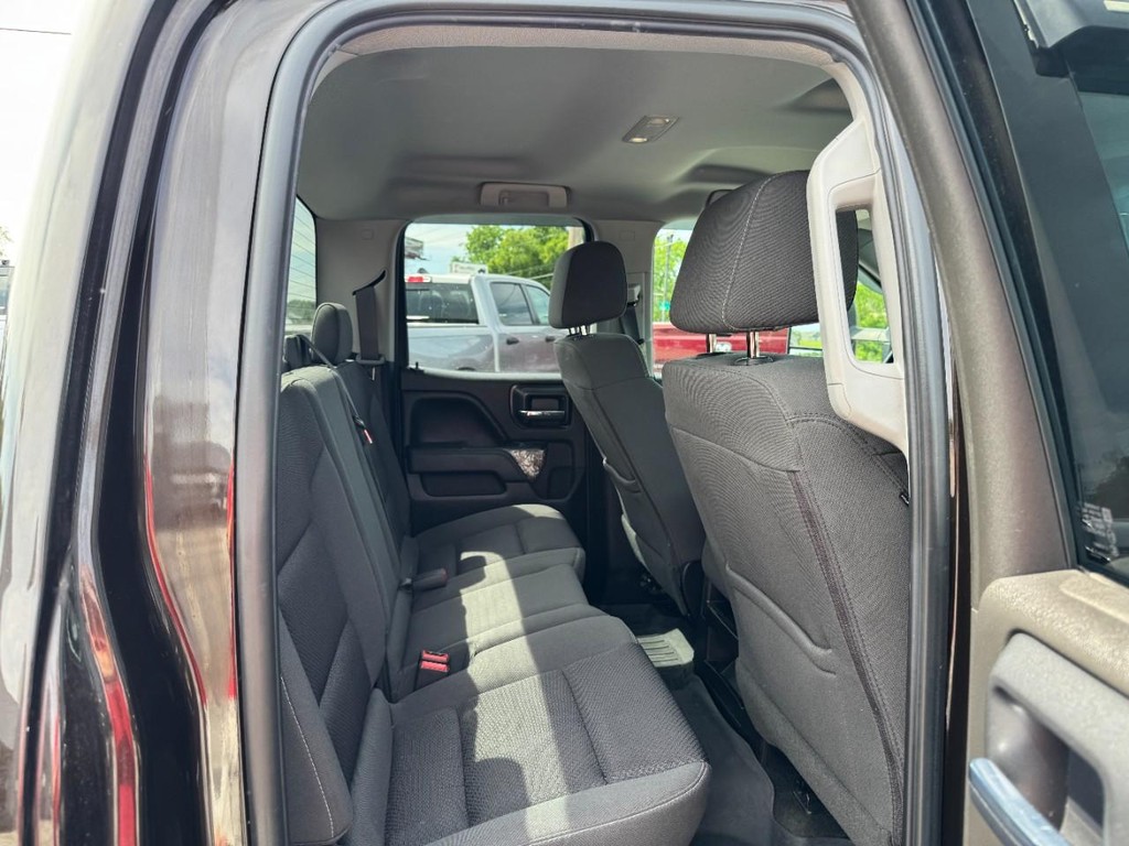 Chevrolet Silverado 1500 Vehicle Full-screen Gallery Image 12