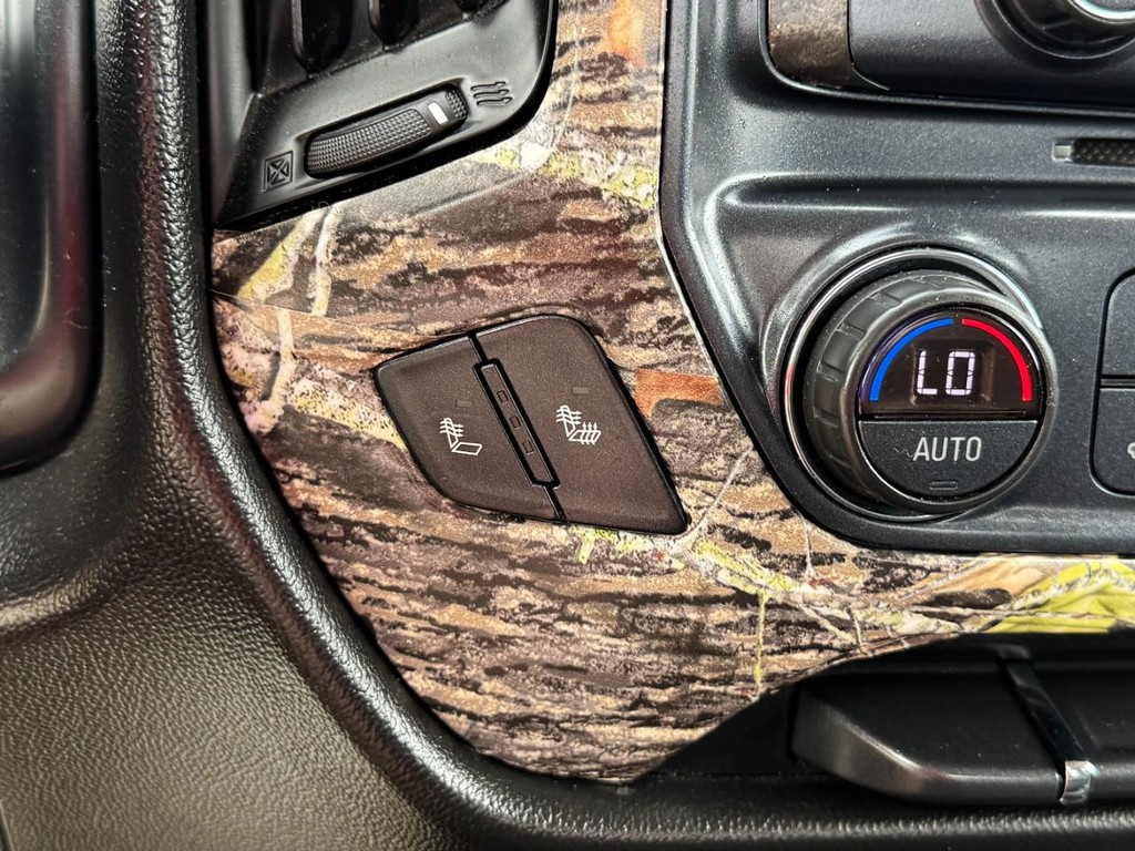 Chevrolet Silverado 1500 Vehicle Full-screen Gallery Image 21