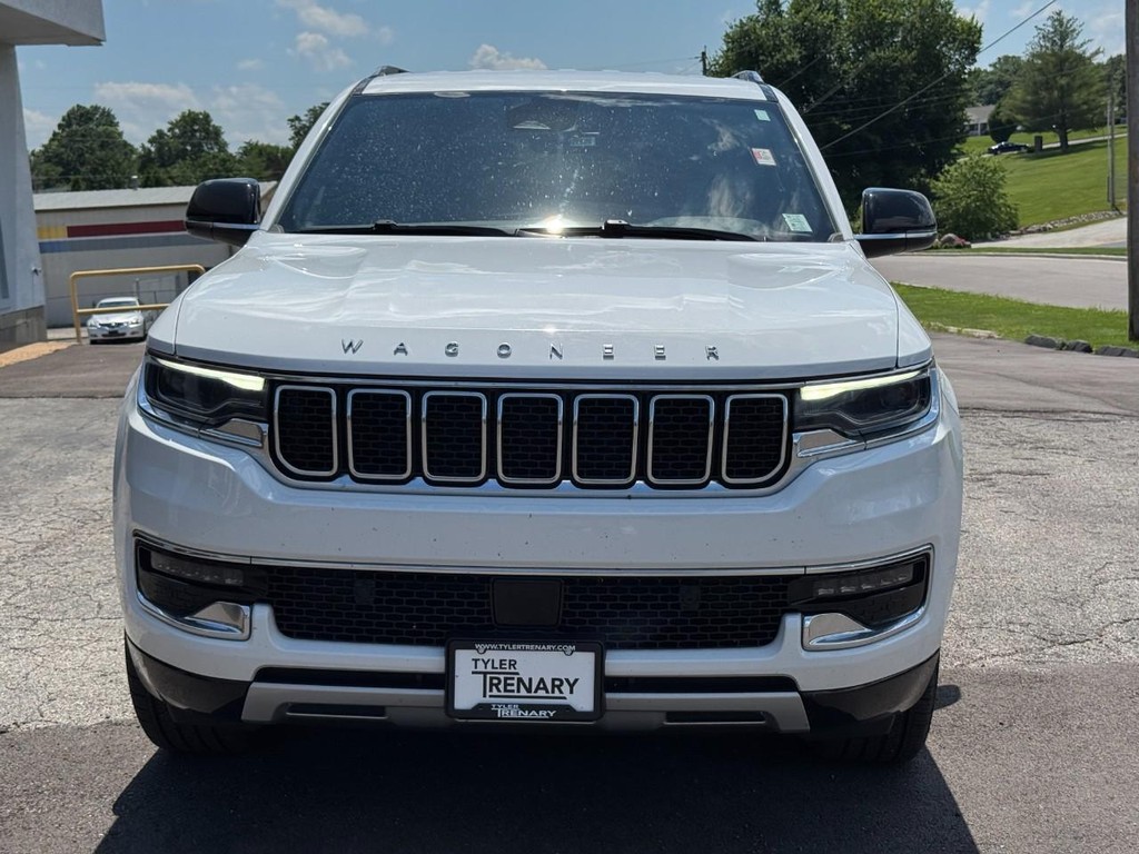 Jeep Wagoneer Vehicle Full-screen Gallery Image 11