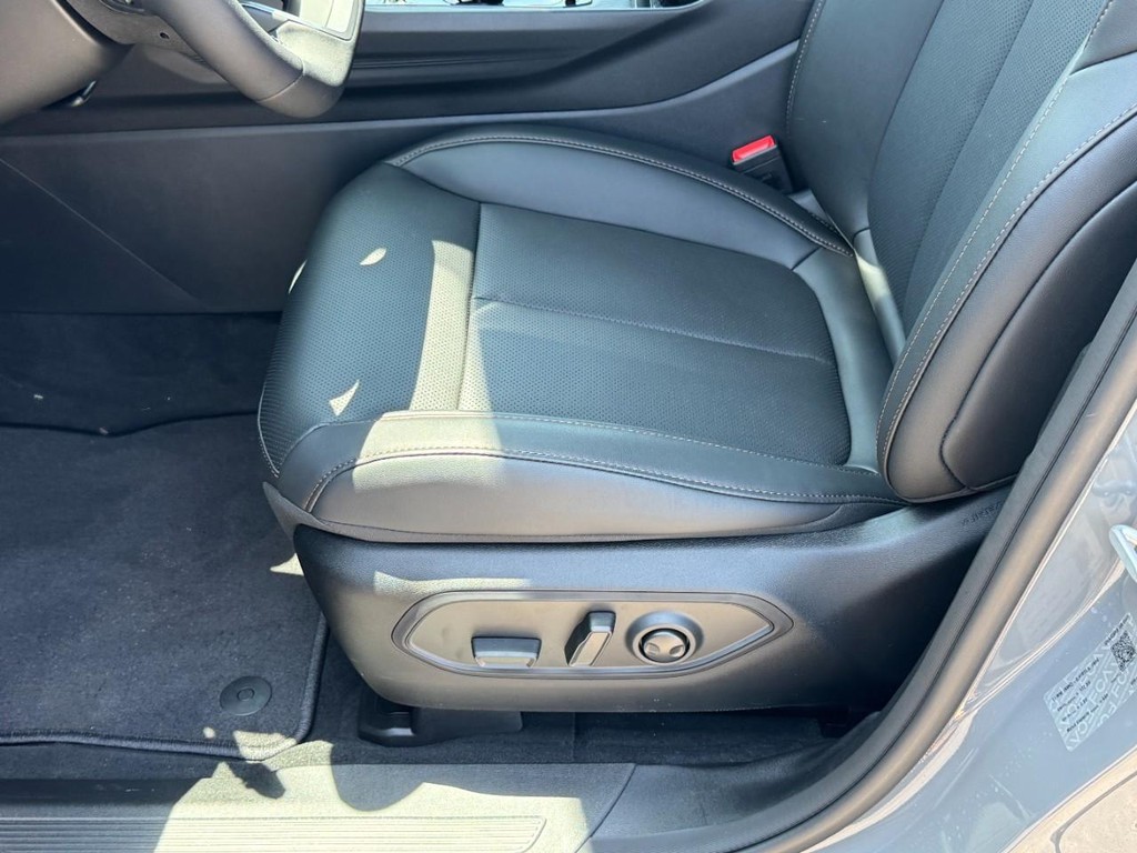 Jeep Cherokee Vehicle Full-screen Gallery Image 17