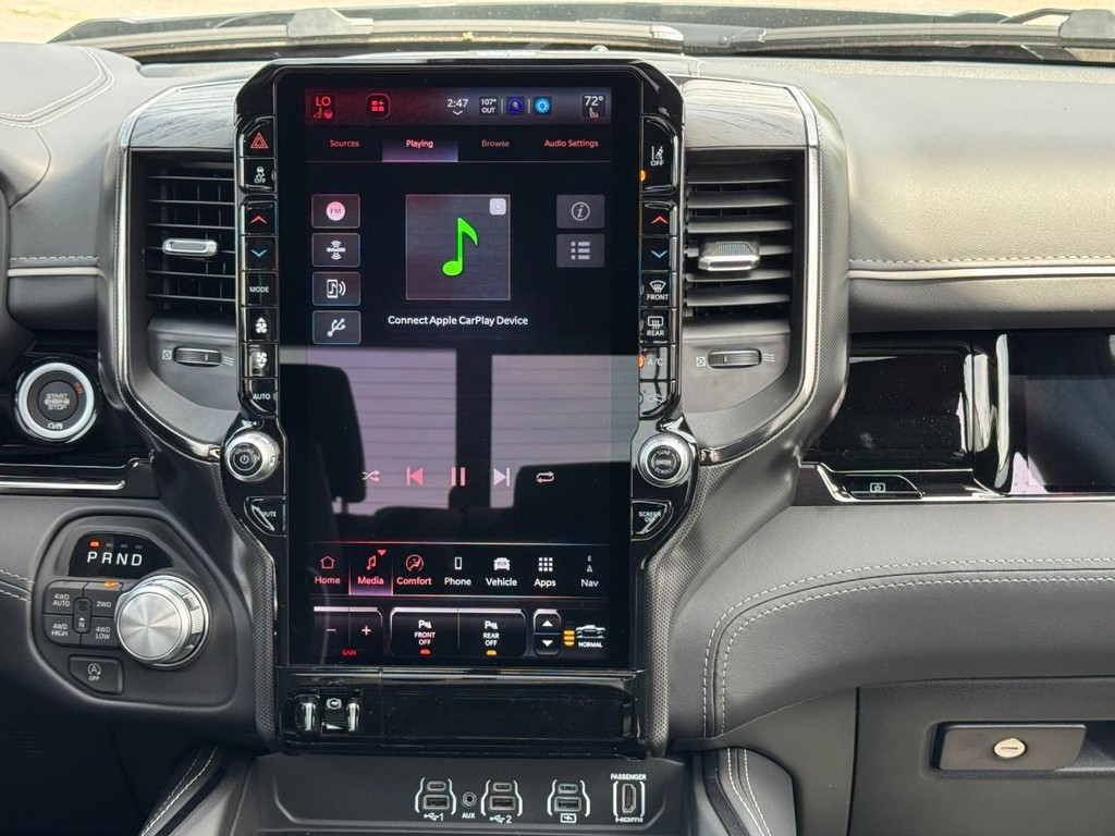 Ram 1500 Vehicle Full-screen Gallery Image 10