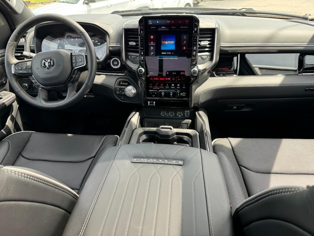 Ram 1500 Vehicle Full-screen Gallery Image 07