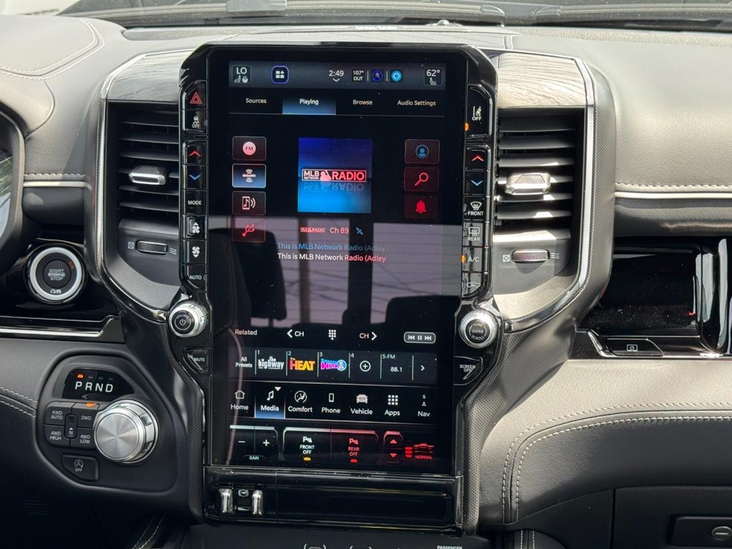 Ram 1500 Vehicle Full-screen Gallery Image 10