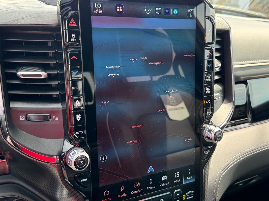 Ram 1500 Vehicle Full-screen Gallery Image 17