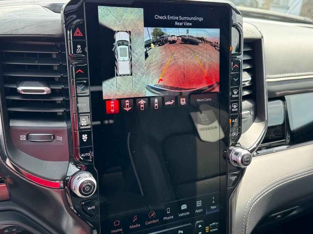 Ram 1500 Vehicle Full-screen Gallery Image 18