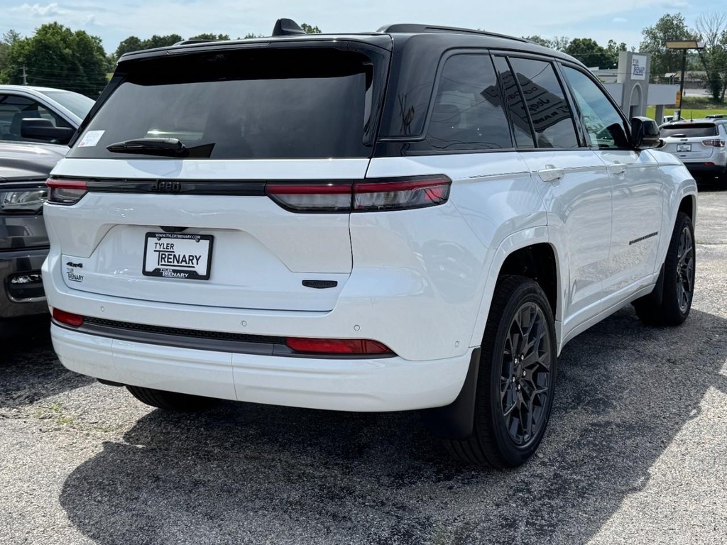 Jeep Grand Cherokee Vehicle Full-screen Gallery Image 04