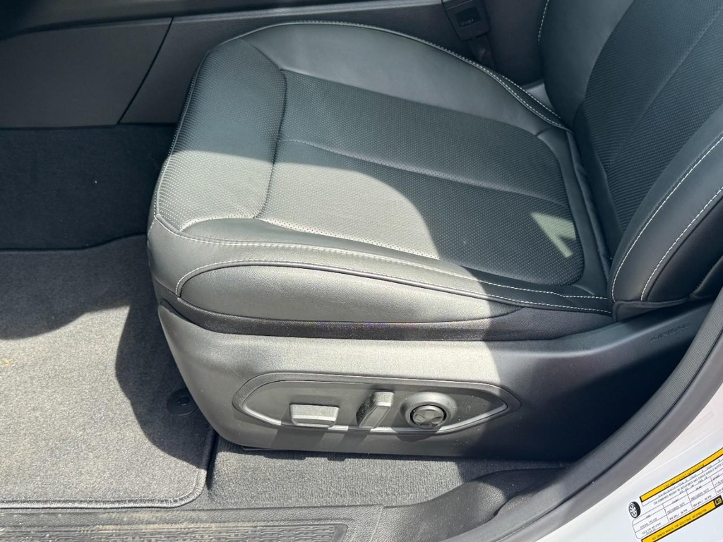 Jeep Grand Cherokee Vehicle Full-screen Gallery Image 17