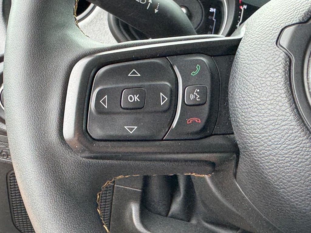 Jeep Wrangler Vehicle Full-screen Gallery Image 18