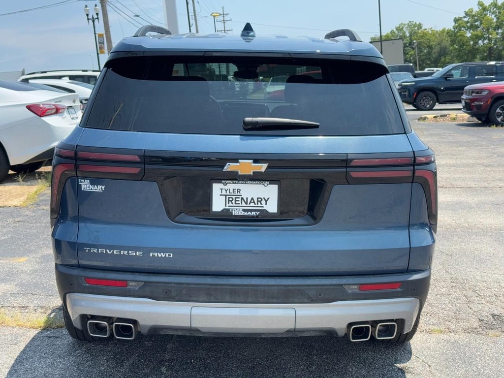 Chevrolet Traverse Vehicle Full-screen Gallery Image 04