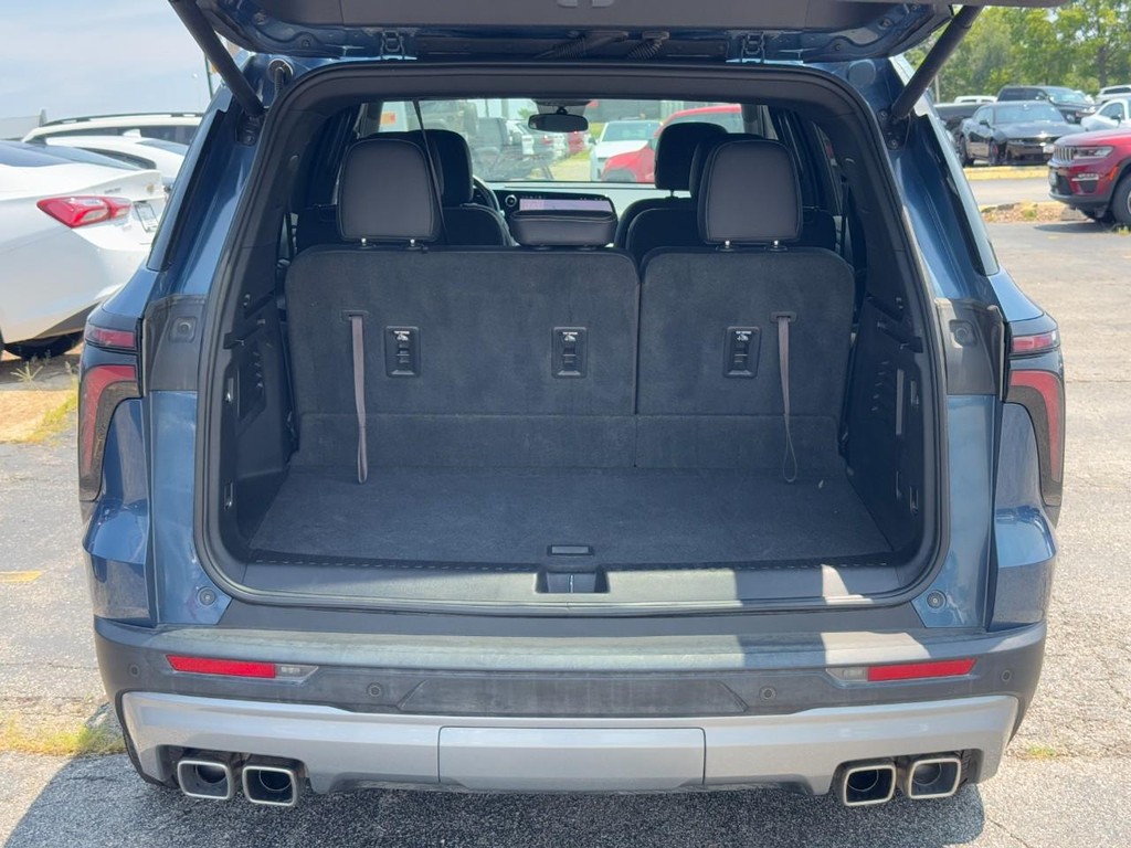 Chevrolet Traverse Vehicle Full-screen Gallery Image 05