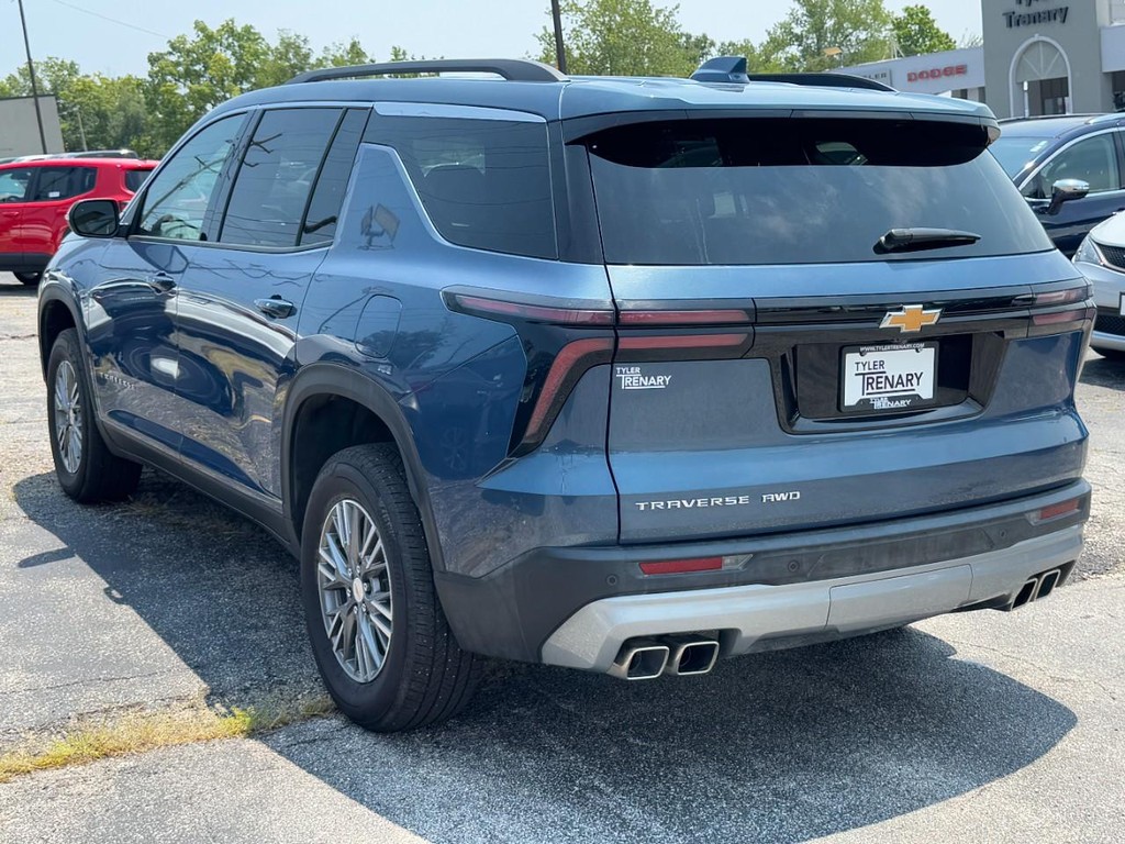 Chevrolet Traverse Vehicle Full-screen Gallery Image 06
