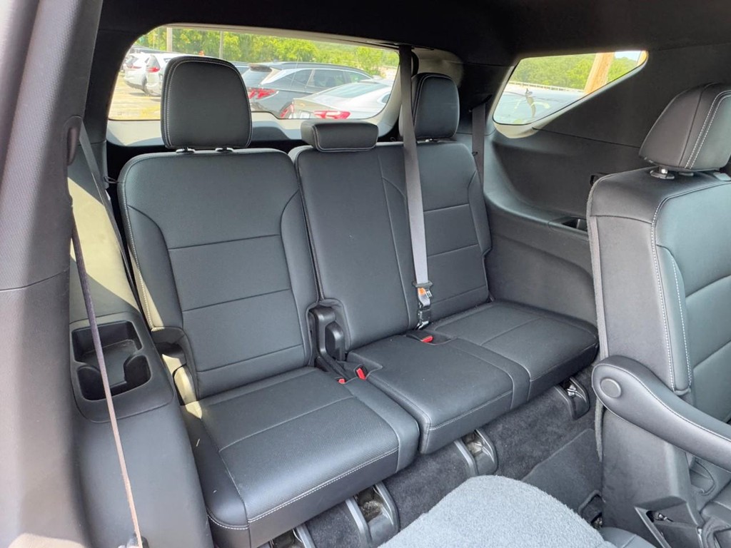 Chevrolet Traverse Vehicle Full-screen Gallery Image 11