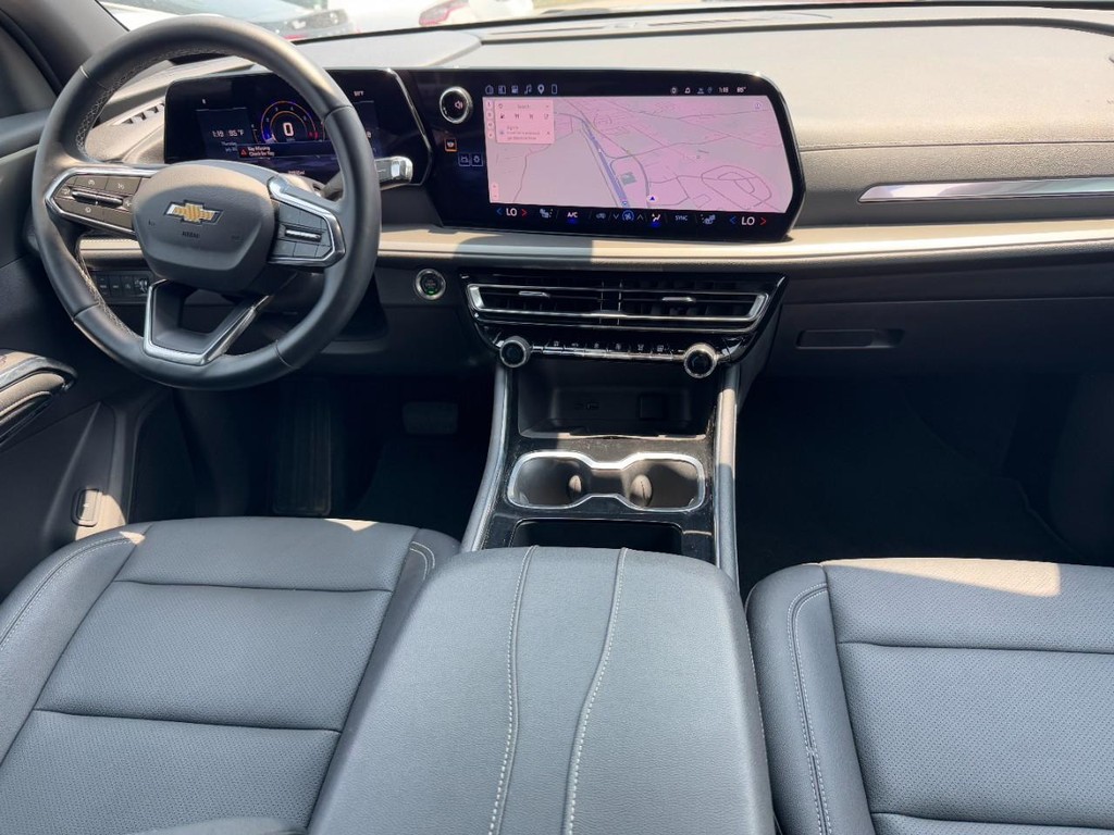 Chevrolet Traverse Vehicle Full-screen Gallery Image 12