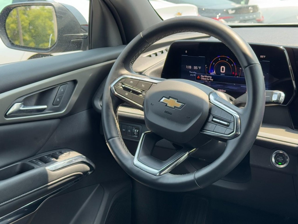 Chevrolet Traverse Vehicle Full-screen Gallery Image 13