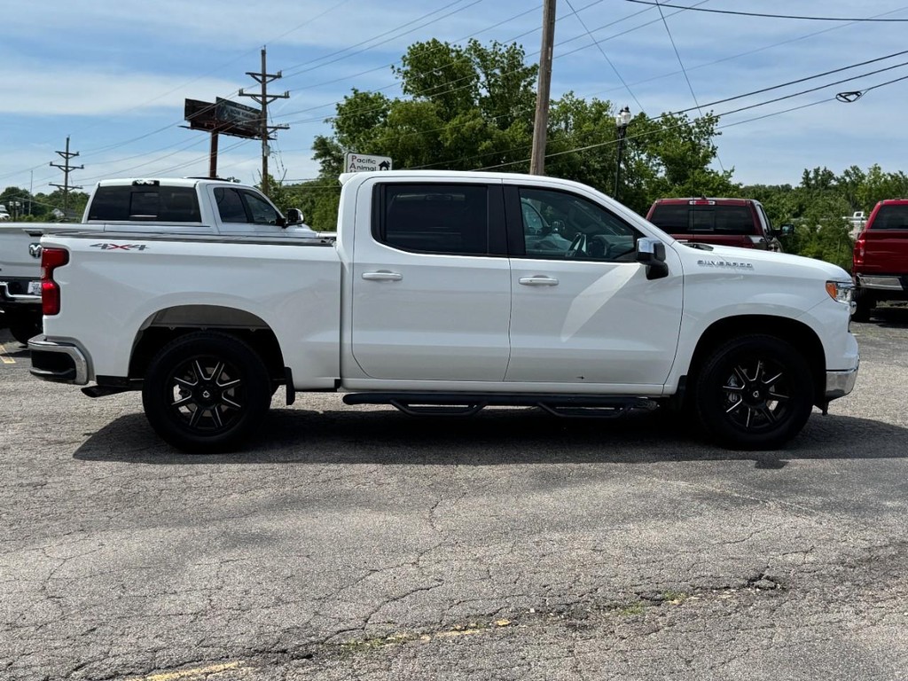Chevrolet Silverado 1500 Vehicle Full-screen Gallery Image 02