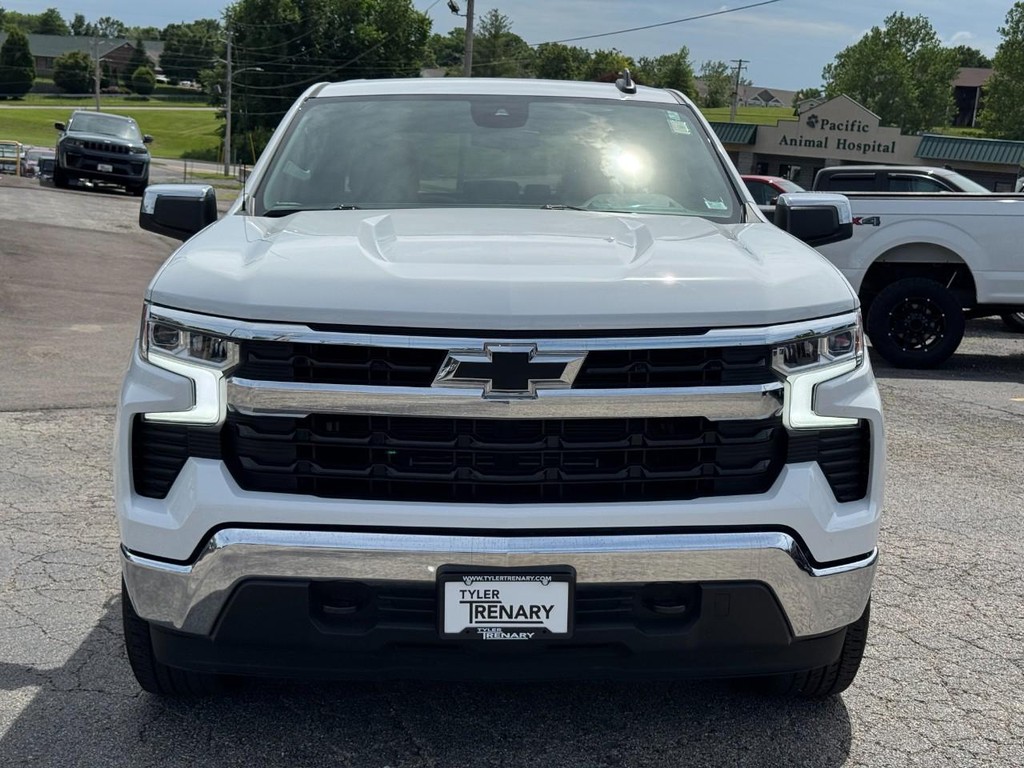 Chevrolet Silverado 1500 Vehicle Full-screen Gallery Image 11