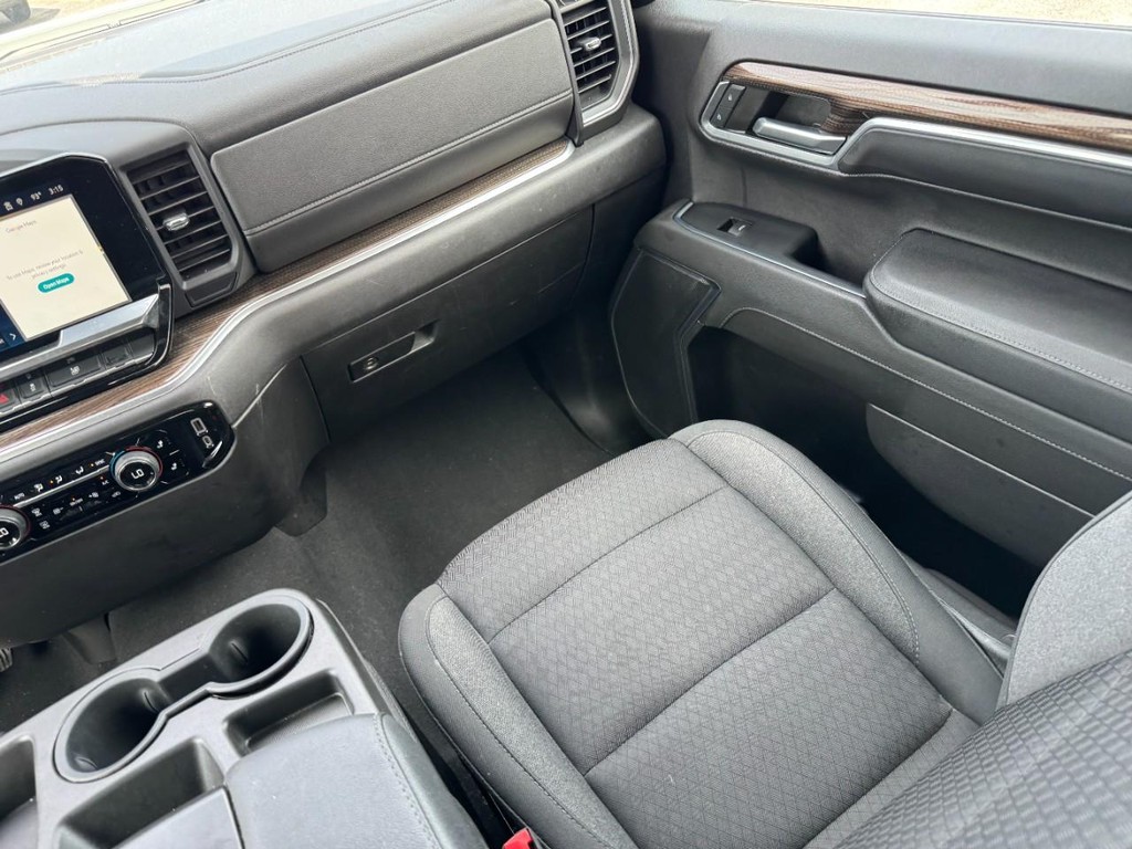 Chevrolet Silverado 1500 Vehicle Full-screen Gallery Image 17