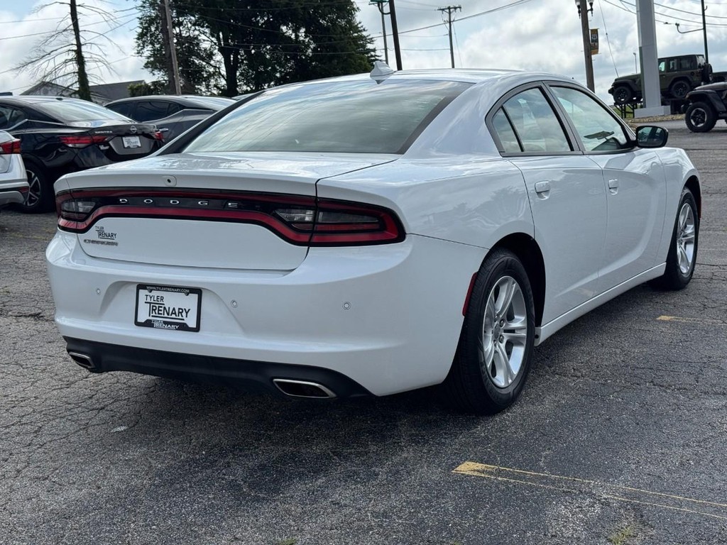 Dodge Charger Vehicle Full-screen Gallery Image 03