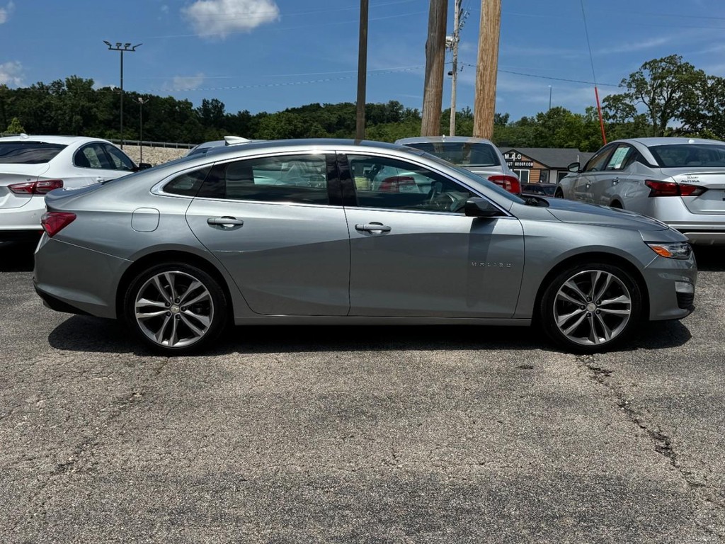 Chevrolet Malibu Vehicle Full-screen Gallery Image 02