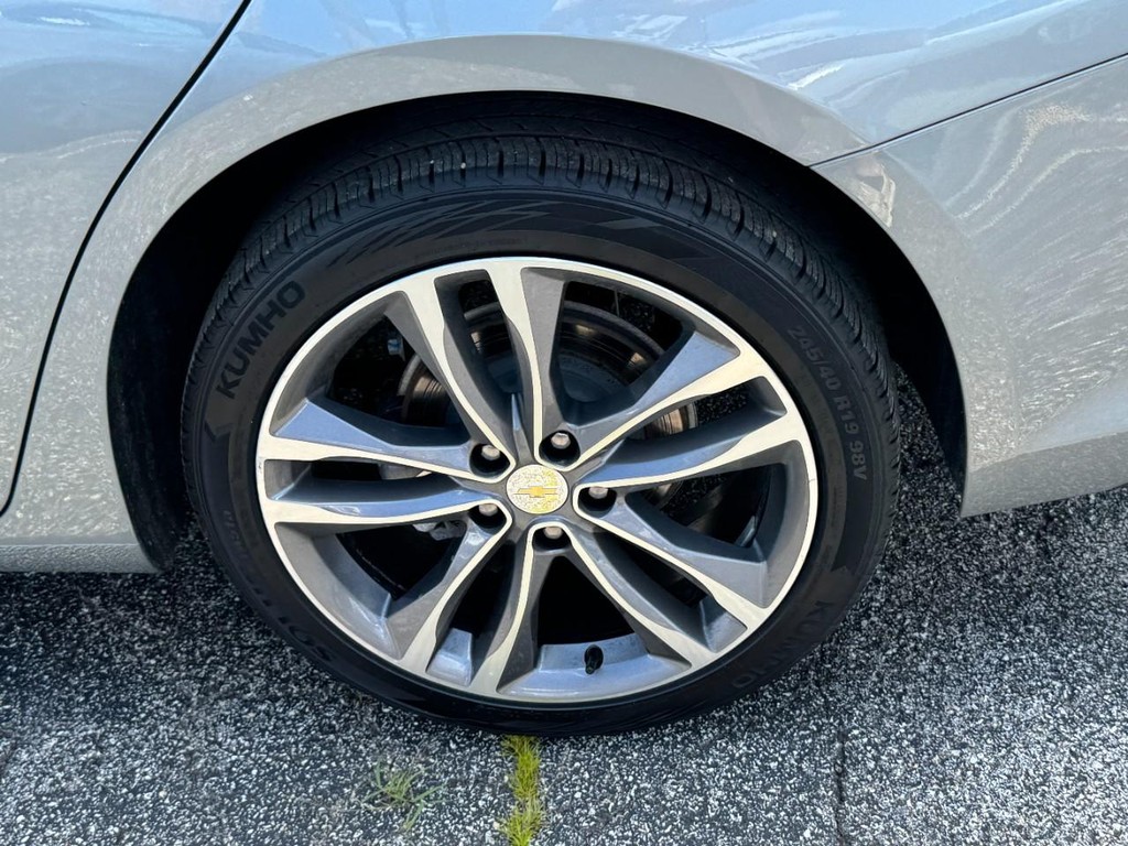 Chevrolet Malibu Vehicle Full-screen Gallery Image 07