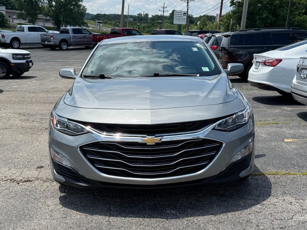 Chevrolet Malibu Vehicle Full-screen Gallery Image 09