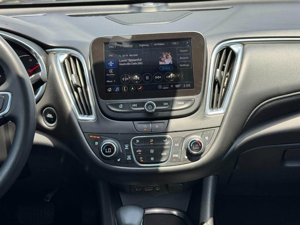 Chevrolet Malibu Vehicle Full-screen Gallery Image 13