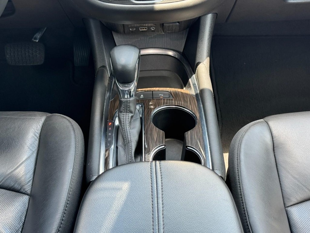 Chevrolet Malibu Vehicle Full-screen Gallery Image 14