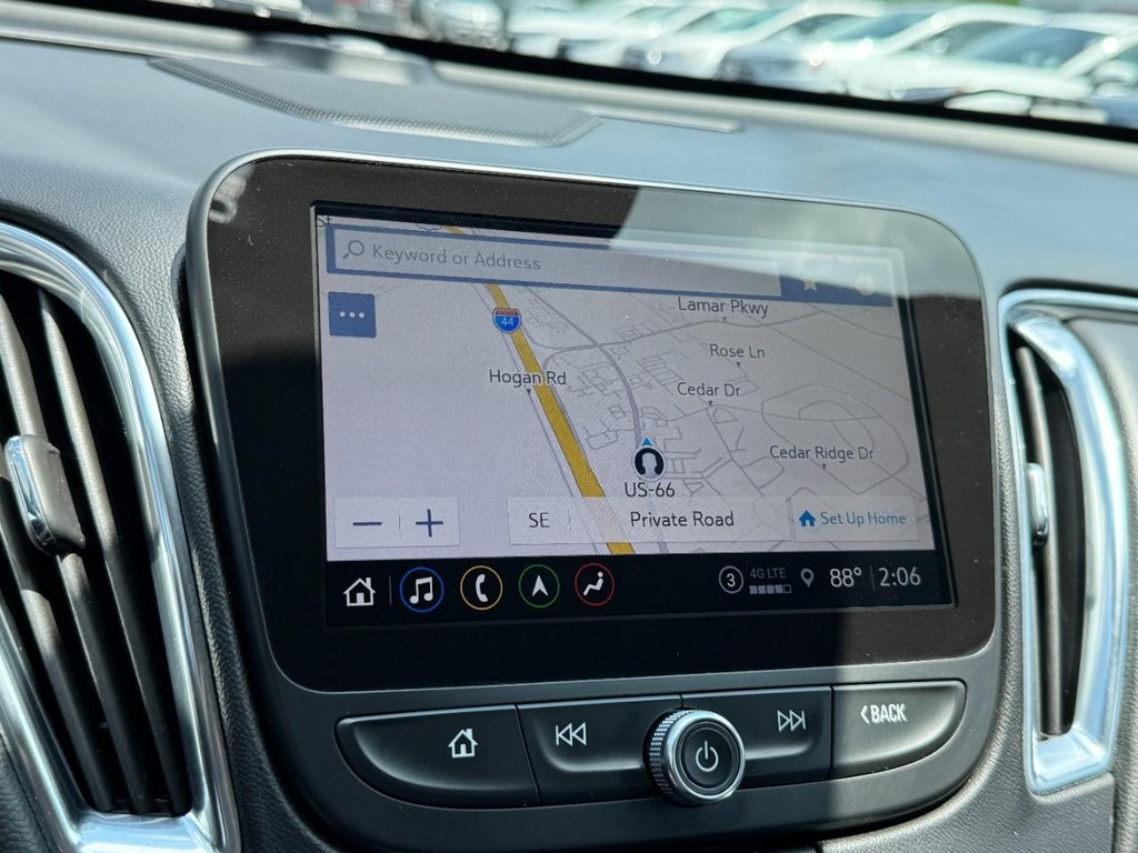 Chevrolet Malibu Vehicle Full-screen Gallery Image 22